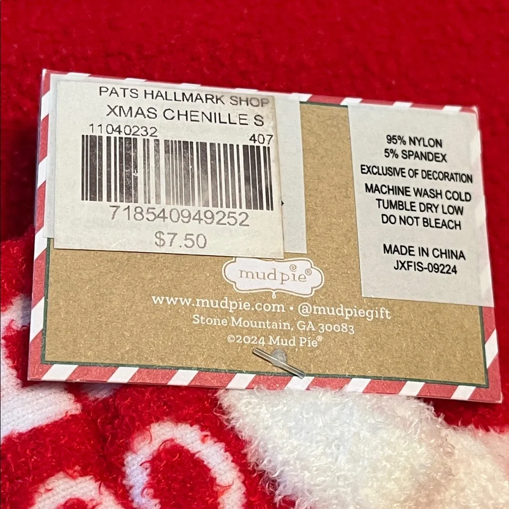 HO HO HO Mud Pie Red and White Chenille Baby Socks 0-6 months, NWT